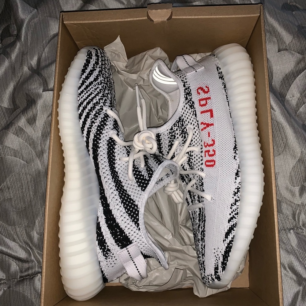 Yeezy Boost 350 V2 (Zebra)
